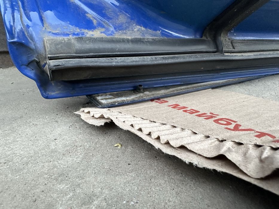 Задня права дверка volkswagen golf 4