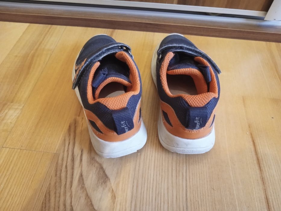 Buty sportowe superfit, 25, długość wkładki 16.4, bardzo lekkie