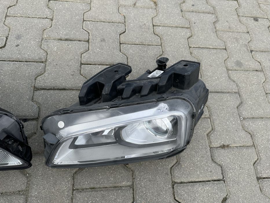 Lampa Prawa Lewa Zwykła Soczewka 8-PIN H7 Hyundai Kona