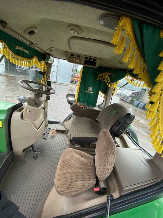 Трактор JOHN DEERE 8335R