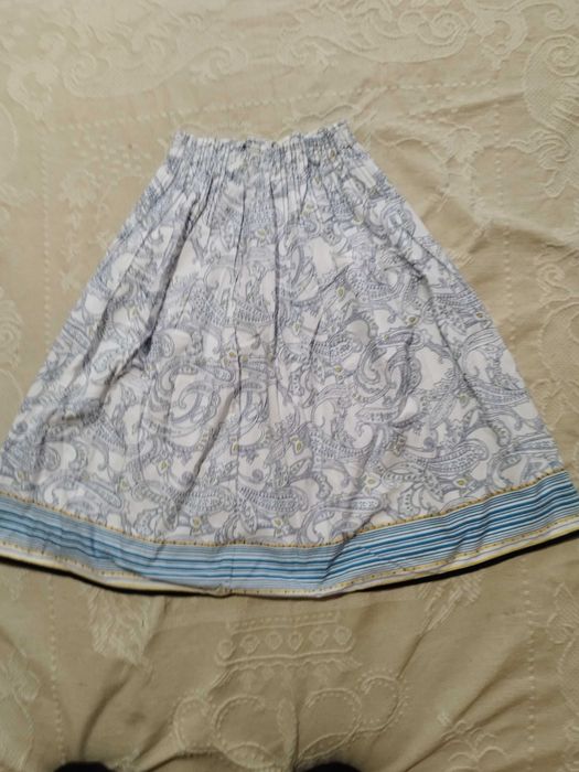 Saias com tecidos de qualidade