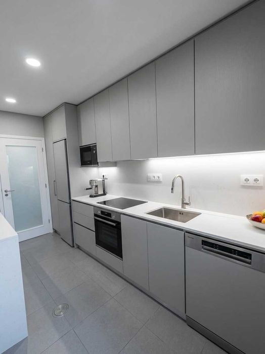 PLENU - Móveis por Medida - Cozinhas, Roupeiros e Closets, Estantes, Móveis Comerciais...