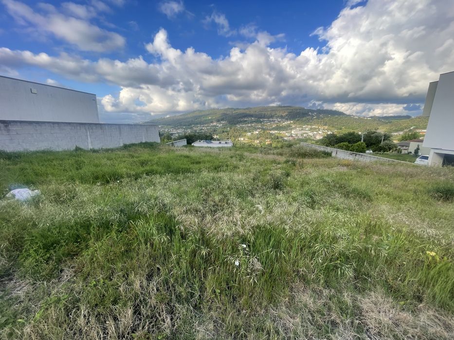 Terreno em Polvoreira com projeto aprovado para construcao