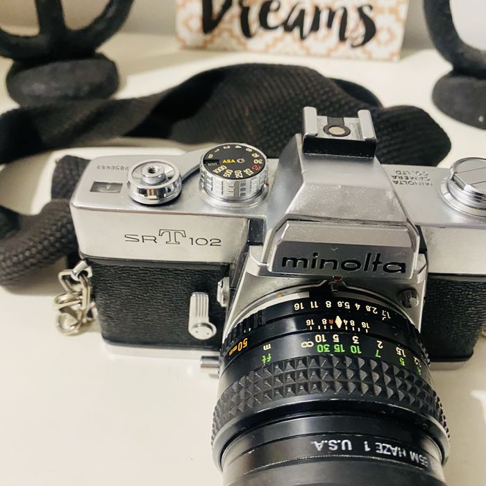 Câmara analógica Minolta SRT 102 em muito bom estado.