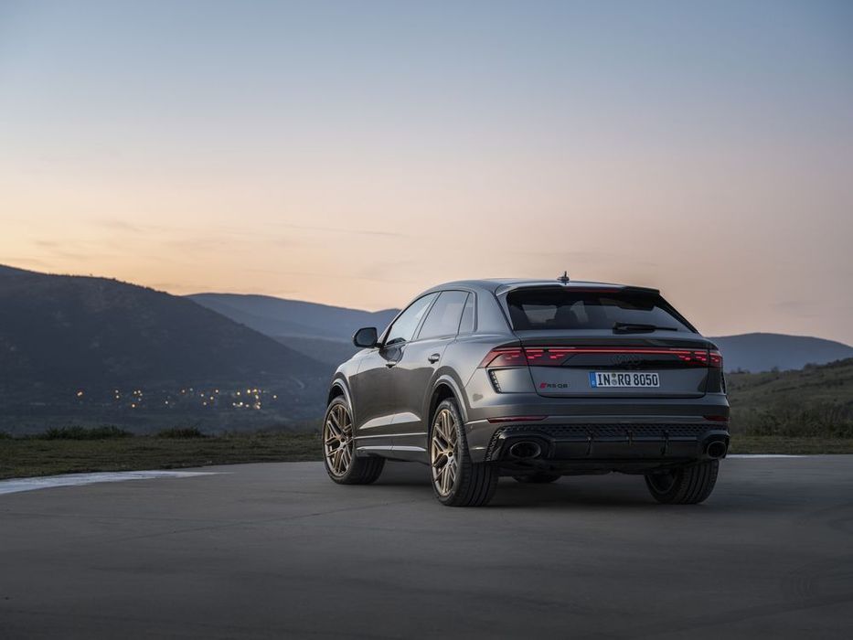 Audi RS Q8 TFSI quattro Tiptronic foto 4