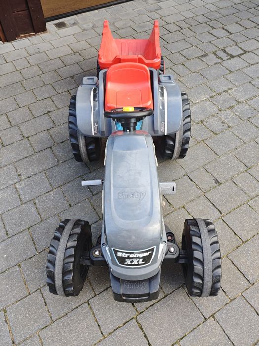 Traktor na pedały z przyczepką