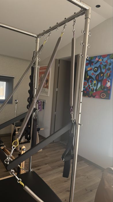 Máquina de Pilates Cadillac / Torre – Quase nova