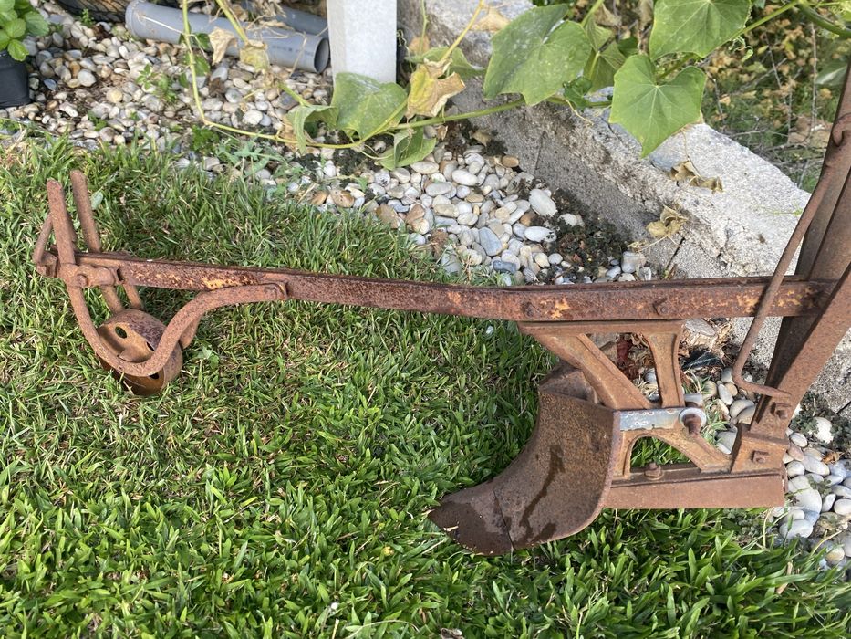Arado antigo pata decorar jardim