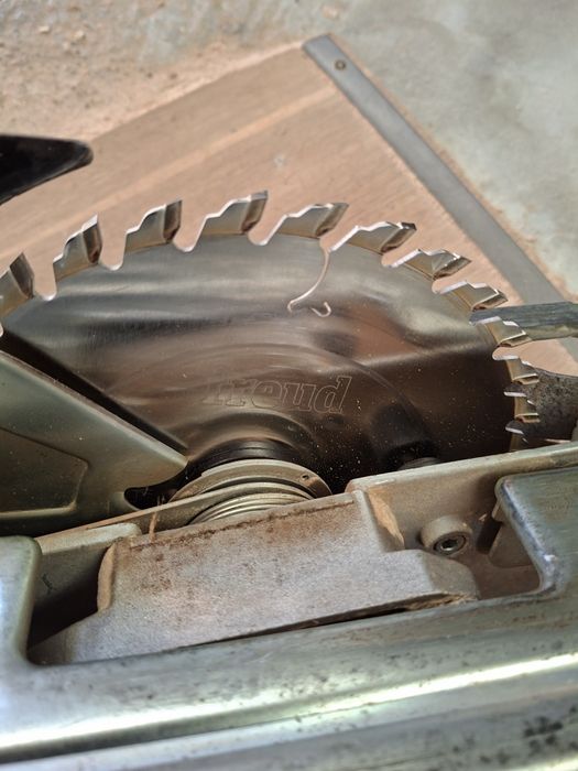 Serra circular eletrica black&decker