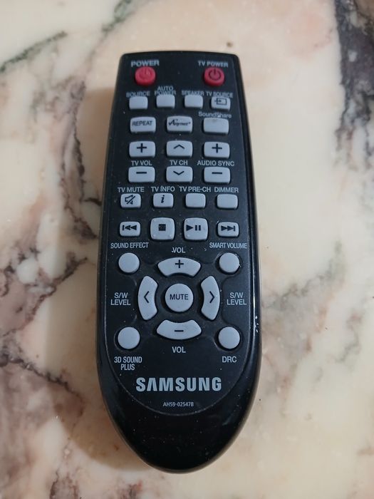 Pilot  SAMSUNG  do  Saudbarów.