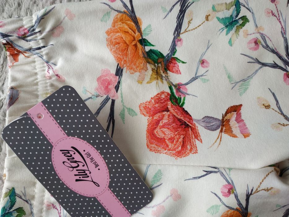 Nowe legginsy 3/4, elastyczne/kwiaty/motyle/prezent/Lily Grey/r.98/104