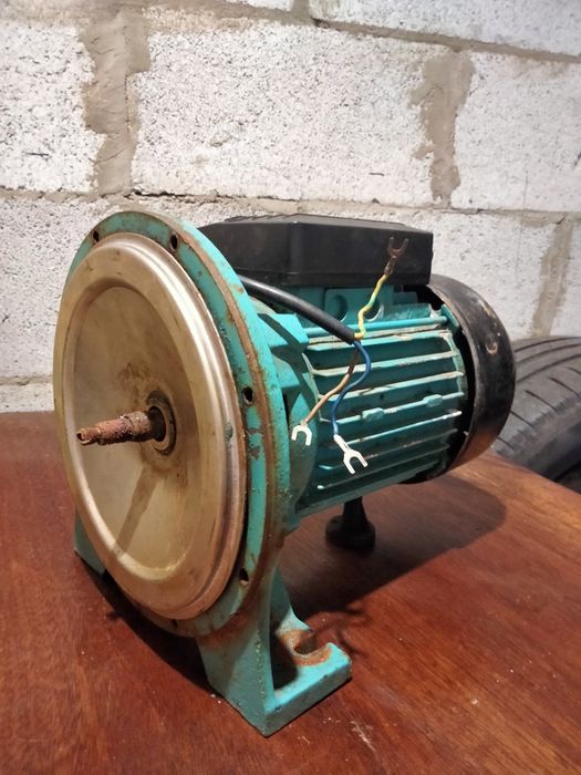 Електродвигун від насосної станції