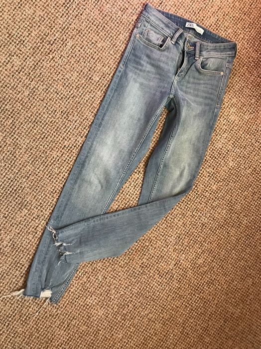 Zara dżinsy rurki r.34