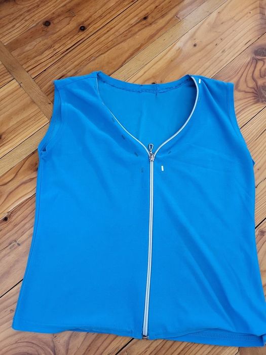 віддам одяг безкоштовно жіночий для годуючих є