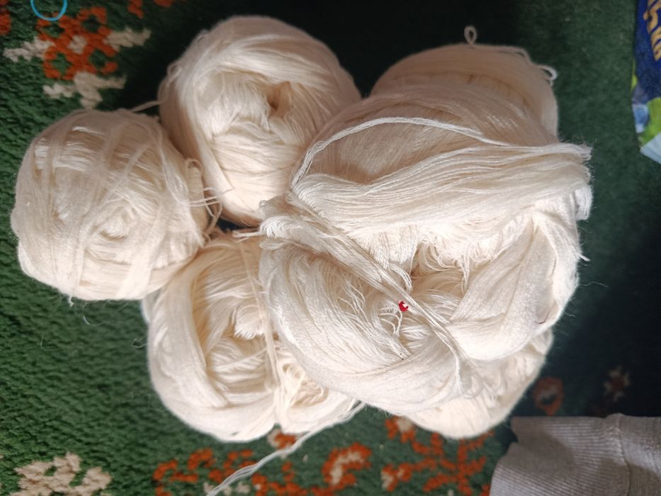 Продам нитки  в гарному стані