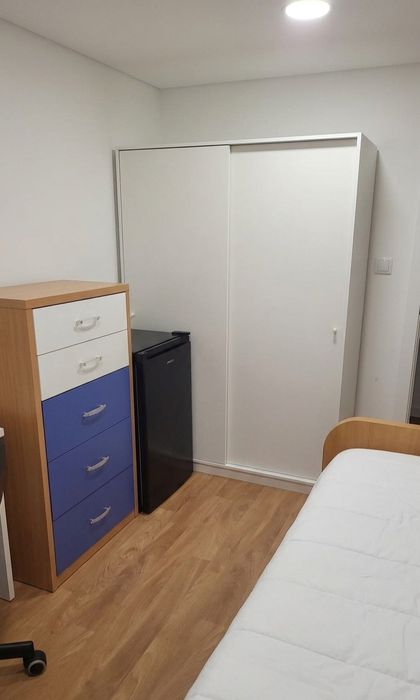 Aluga-se Quarto Queluz-Belas