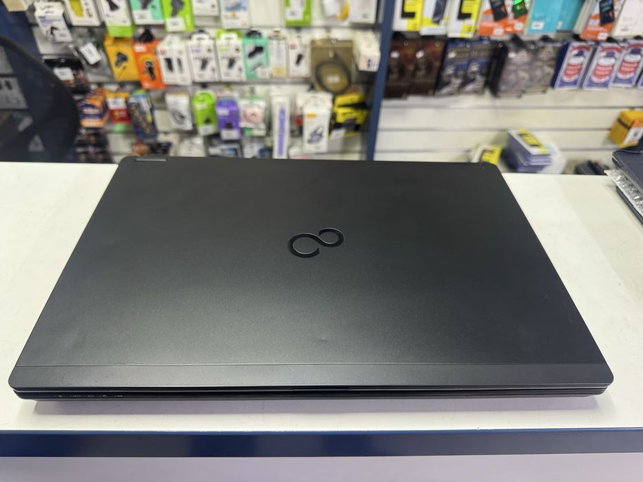 Fujitsu 15,6” intel i7-10850h ram 32gb ssd 512gb nvidia quadro t1000