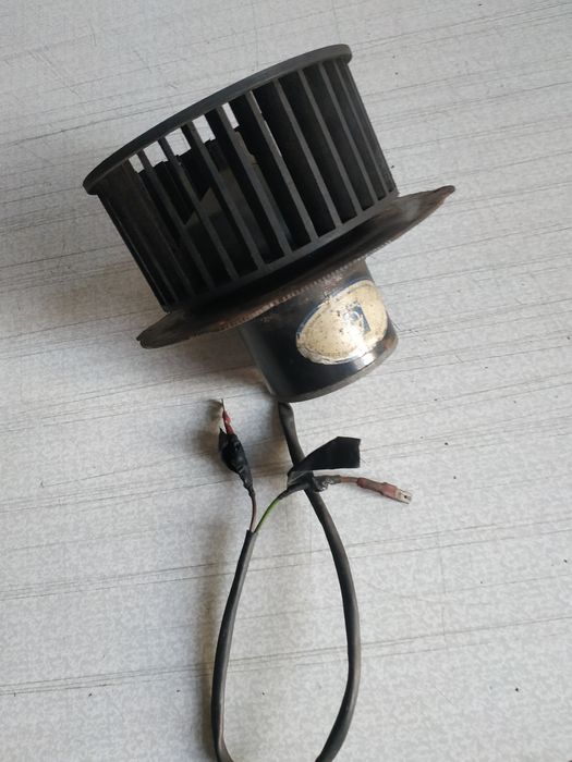 Обдув лобового скла, моторчик 24В Богдан