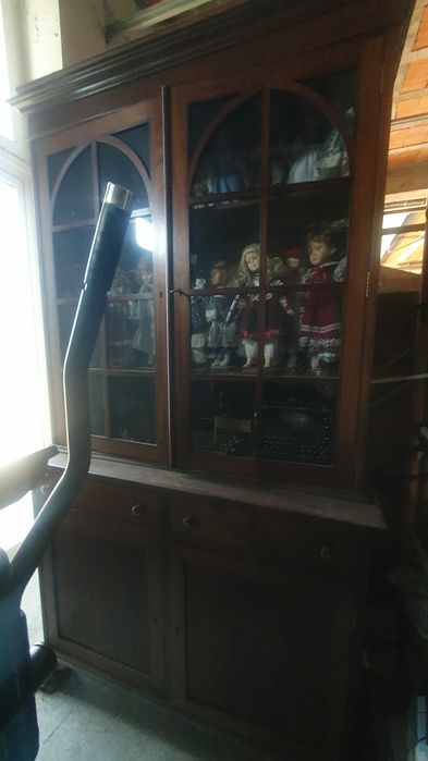 2 cristaleiras+escrivaninha