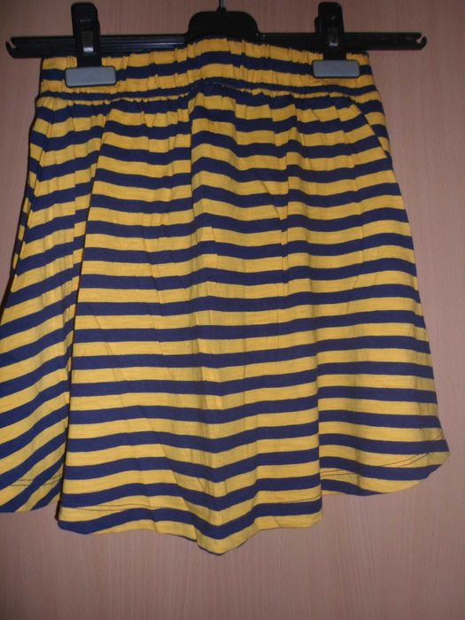 saia nova com etiqueta  para menina da marca For US