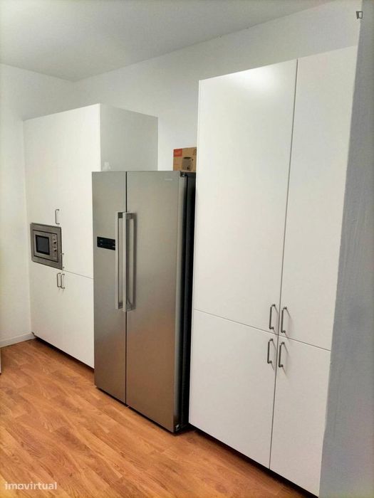 Quarto - localizado em Arroios Lisbon