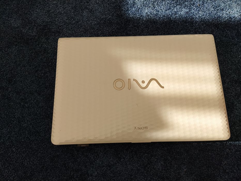 Selling Sony Vaio VPCEH2J1E64752348383745121