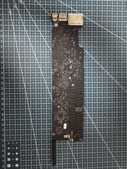 Macbook Air A1466 Motherboard (i5-1.8Ghz 4Gb RAM)