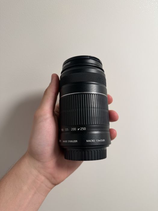 Canon EF-S 55-250mm IS