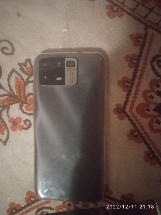 Обменяю  смартфон