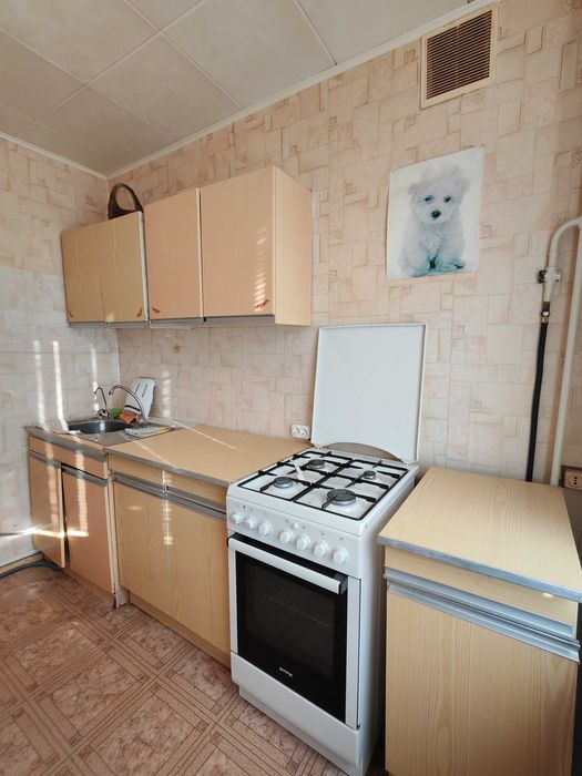 Эксклюзив! Продам 1 комн. кв. улучшенная планировка 39 м², кирпичный дом, мебель и техника