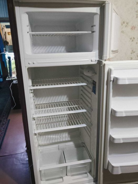 Продам холодильник