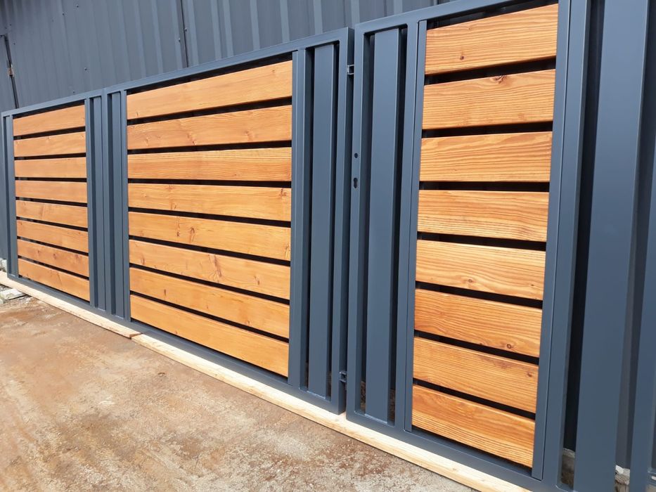 Brama dwuskrzydłowa wraz z furtką