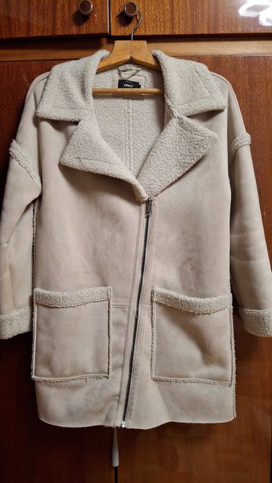 Дублянка жіноча бежевого кольору