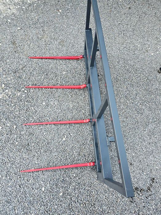 Ramka chwytak do bel, na dwie bele widły podnośnik do słomy 4 kły NOWE