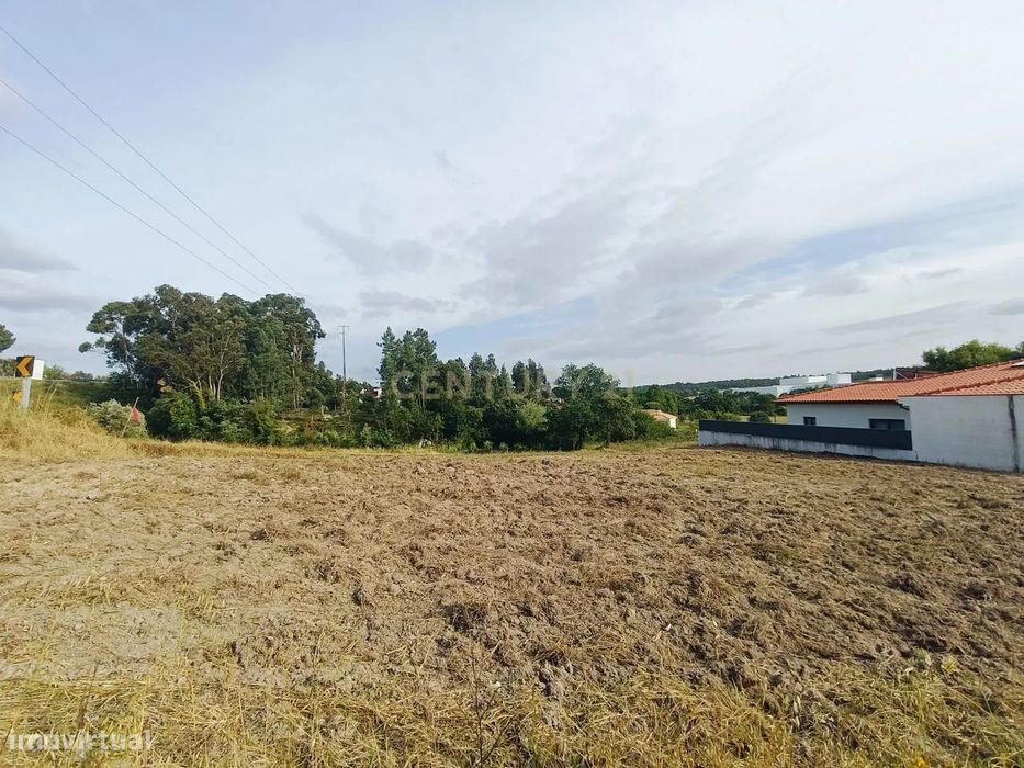 Terreno Urbano em Oliveira do Bairro - 1048m² com Vista para Montanha — Oliveira do Bairro, Aveiro