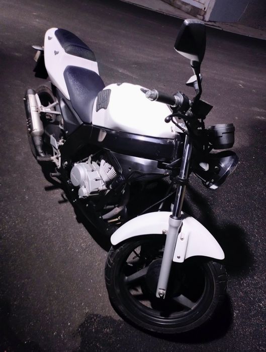 • Daelim Roadwin 125 FI → 2015