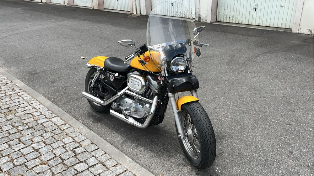 Hayley Davidson 883 Sportster Hugger (XLH) 2001