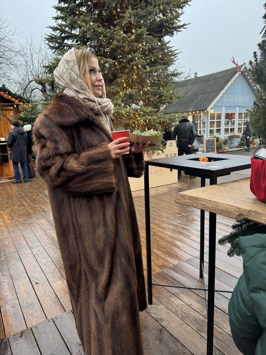 Норкова натуральна шуба довга lux fur