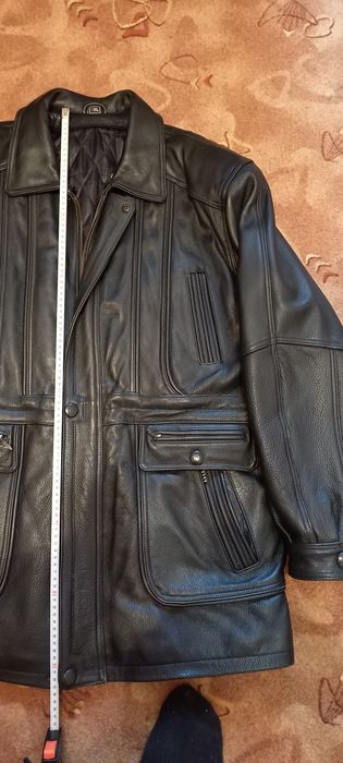 Продам шкіряну куртку( кожанку) 4xL  (64 розміру)о