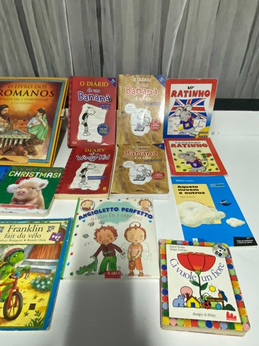 Vários livros infantis juvenis - português, inglês, francês, italiano