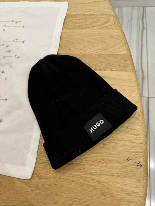 Czapka damska marki Hugo