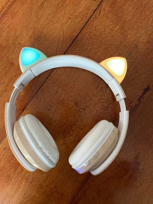 Słuchawki bezprzewodowe z migającym światłem nowe