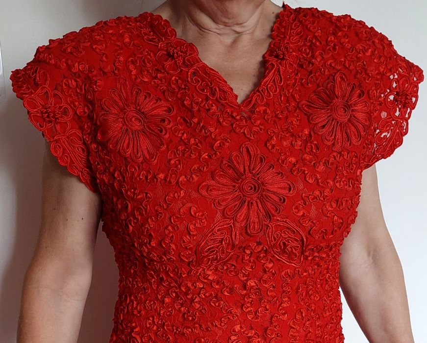Sukienka czerwona koronkowa