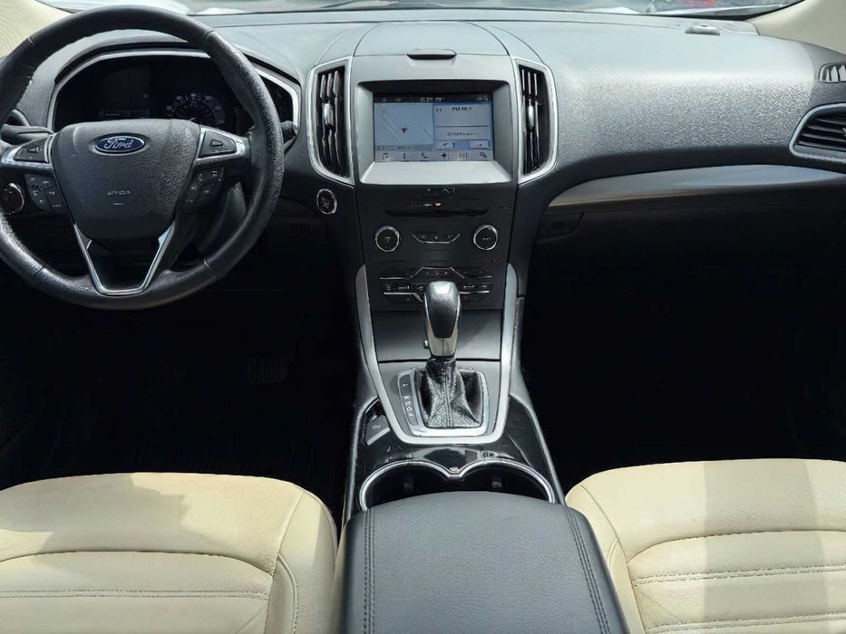 Ford Edge      2017