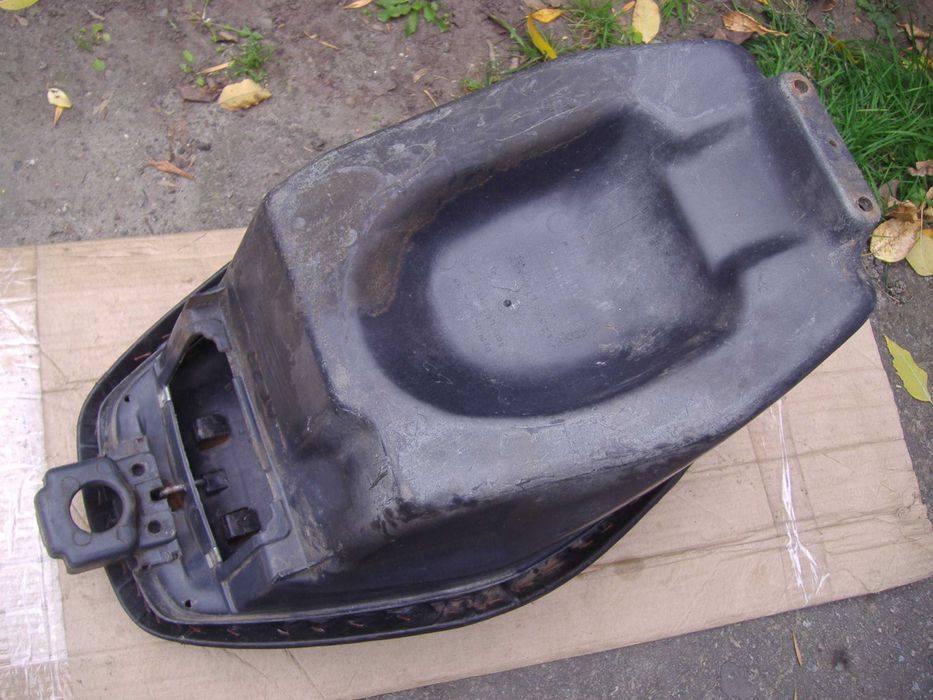 Сиденье + унитаз на скутер/мопед Honda Dio AF27 AF28 полик торпеда