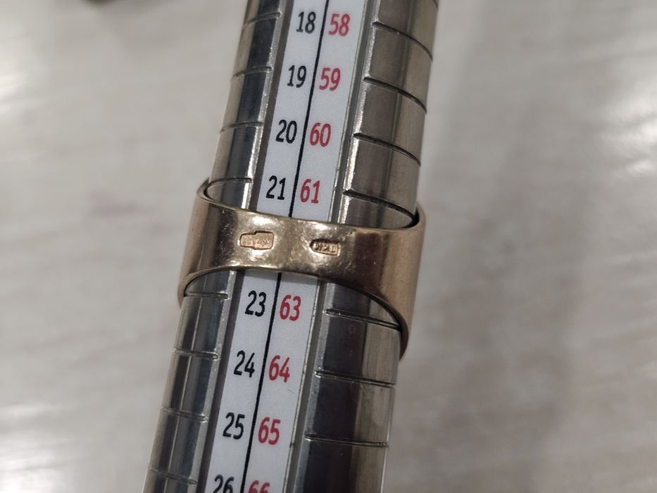 Złoty sygnet MĘSKI KWADRAT BEZ oczek PR 585