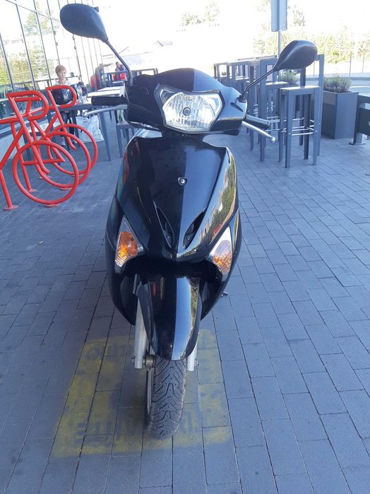 Скутер  Honda Lead 110