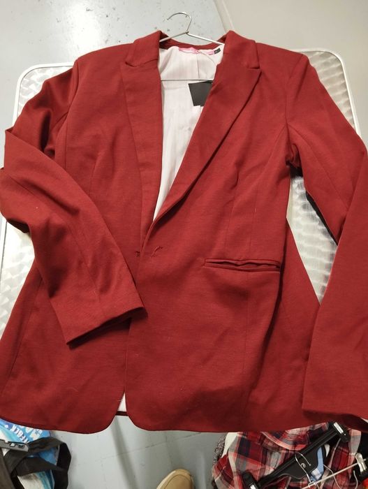 Roupa de sra tam. M em lotes e bom estado