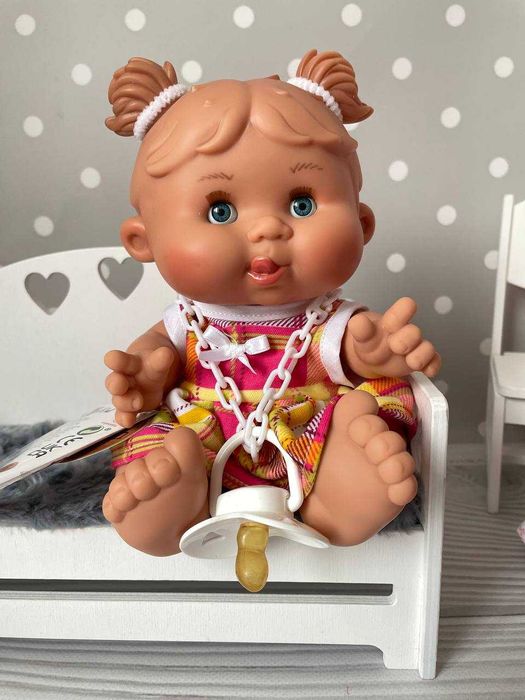 Пупсы ванильные Нинес пупс ванільний закриває очі Nines d'Onil 26 см