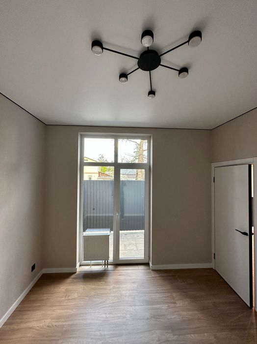 Дуплекс з новим ремонтом 100 м на 2,5 сотках землі. Буча 165000$
